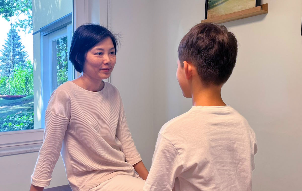 shimabe.jpg Gespräch vor einer Behandlung ohne Nadeln (Shonishin) in Düsseldorf